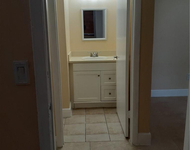 1247 Sw 46th Avenue - Photo Thumbnail 11