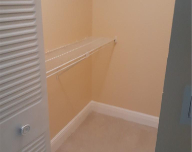 1247 Sw 46th Avenue - Photo Thumbnail 7