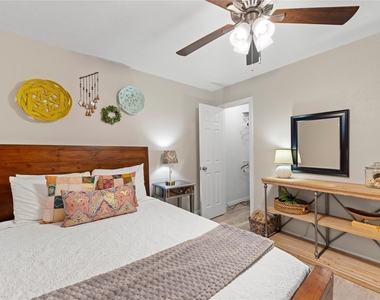 5005 Overton Circle - Photo Thumbnail 20