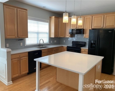 15262 Kessler Drive - Photo Thumbnail 1