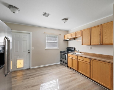 1297 Nw Charlie Green Drive - Photo Thumbnail 4