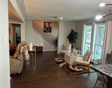 8044 Woodhue Circle - Photo Thumbnail 2