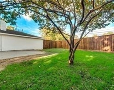8044 Woodhue Circle - Photo Thumbnail 10
