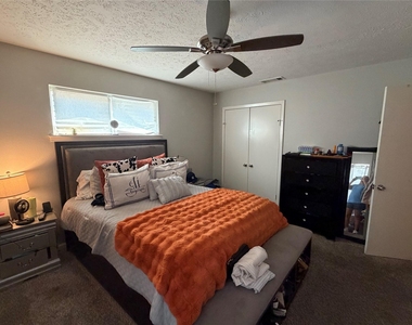 8044 Woodhue Circle - Photo Thumbnail 8