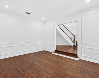 3403 Crossgate Circle S - Photo Thumbnail 3