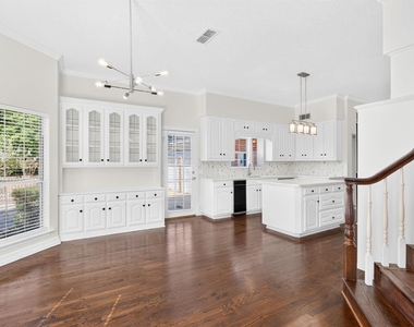 3403 Crossgate Circle S - Photo Thumbnail 10