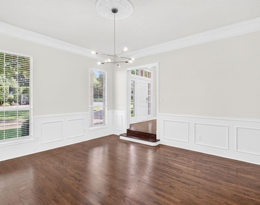 3403 Crossgate Circle S - Photo Thumbnail 5