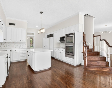 3403 Crossgate Circle S - Photo Thumbnail 7