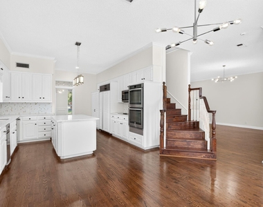 3403 Crossgate Circle S - Photo Thumbnail 11