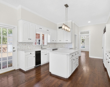 3403 Crossgate Circle S - Photo Thumbnail 6
