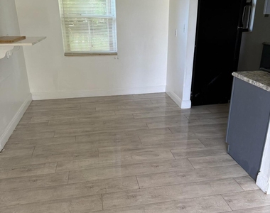 815 King Orange Drive - Photo Thumbnail 1
