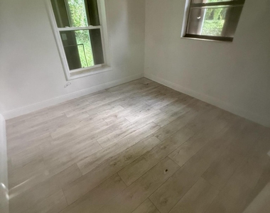 815 King Orange Drive - Photo Thumbnail 6
