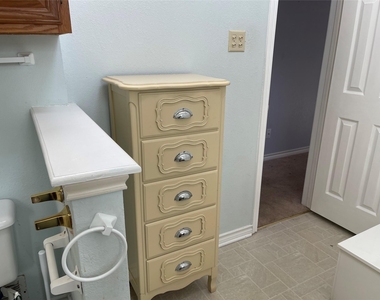3149 Royal Lane - Photo Thumbnail 7