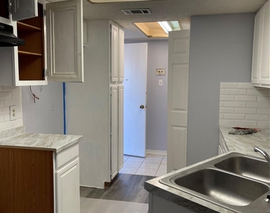 3149 Royal Lane - Photo Thumbnail 12