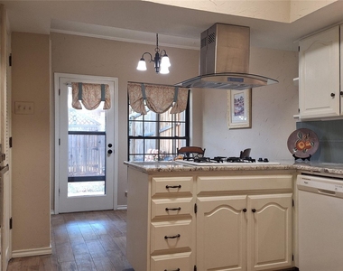 2022 Brookside Drive - Photo Thumbnail 7
