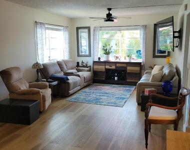 669 W Oakland Park Boulevard W - Photo Thumbnail 2