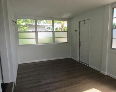 1011 N D Street - Photo Thumbnail 1