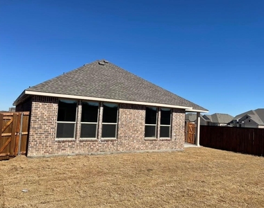 1306 Sundance Lane - Photo Thumbnail 18
