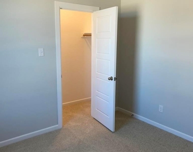 1306 Sundance Lane - Photo Thumbnail 7