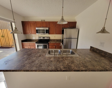 588 Green Springs Place - Photo Thumbnail 3
