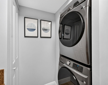 347 N New River Drive E - Photo Thumbnail 13