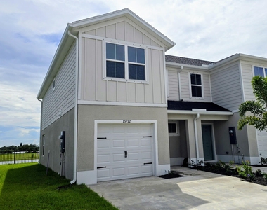15712 Sw Seasons Street - Photo Thumbnail 1
