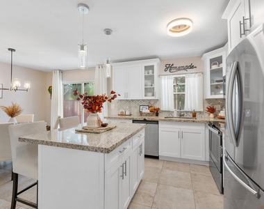 10961 Nw 12th Drive - Photo Thumbnail 10