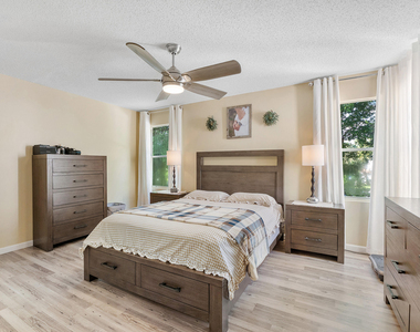 10961 Nw 12th Drive - Photo Thumbnail 18