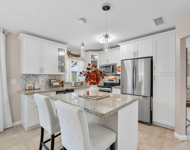10961 Nw 12th Drive - Photo Thumbnail 12