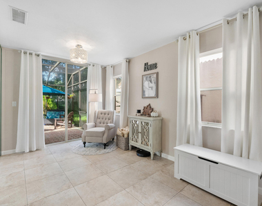 10961 Nw 12th Drive - Photo Thumbnail 7