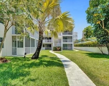 1439 S Ocean - Photo Thumbnail 18