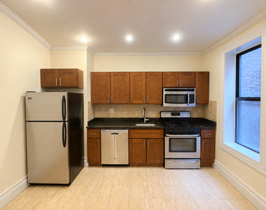 West 152nd Street - Photo Thumbnail 1