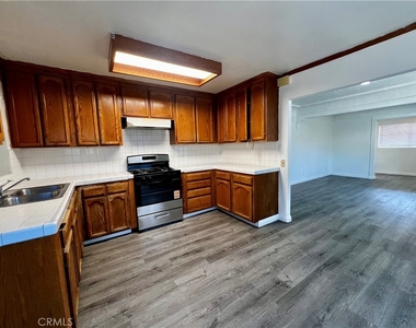 408 W Cleveland Avenue - Photo Thumbnail 4