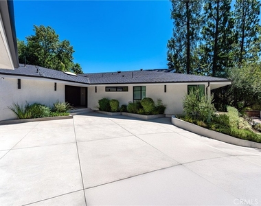 16105 Clear Oak Drive - Photo Thumbnail 1