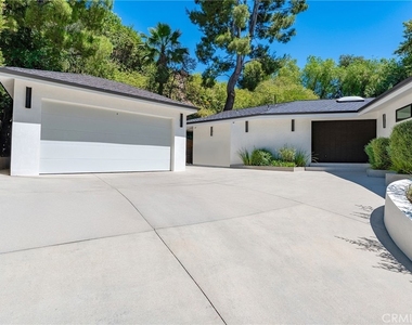 16105 Clear Oak Drive - Photo Thumbnail 41