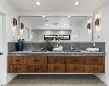 16105 Clear Oak Drive - Photo Thumbnail 17