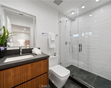 16105 Clear Oak Drive - Photo Thumbnail 22