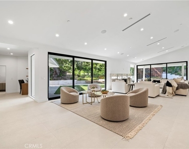 16105 Clear Oak Drive - Photo Thumbnail 25