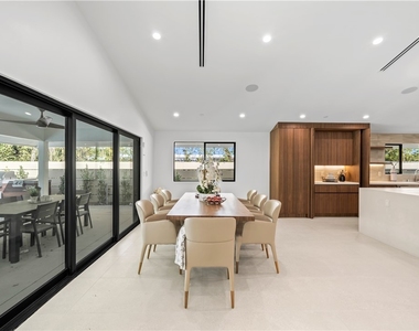 16105 Clear Oak Drive - Photo Thumbnail 7