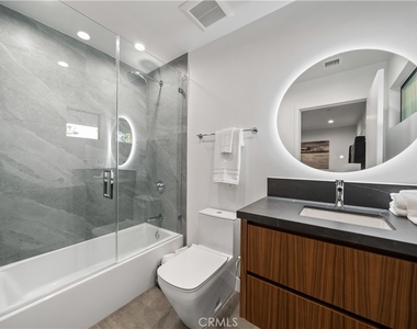 16105 Clear Oak Drive - Photo Thumbnail 24