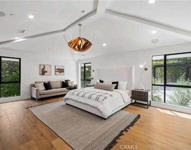 16105 Clear Oak Drive - Photo Thumbnail 13