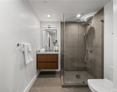 16105 Clear Oak Drive - Photo Thumbnail 27