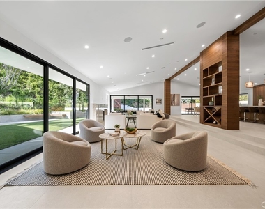 16105 Clear Oak Drive - Photo Thumbnail 3