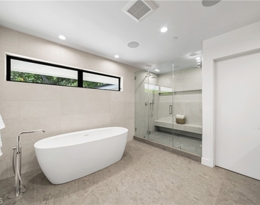 16105 Clear Oak Drive - Photo Thumbnail 18
