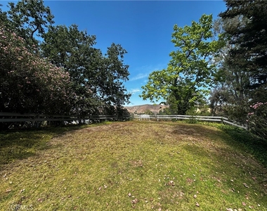 5738 Skyview Way - Photo Thumbnail 5