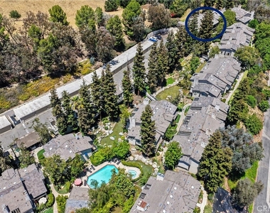 5738 Skyview Way - Photo Thumbnail 4