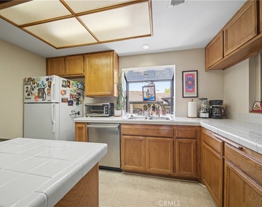 5738 Skyview Way - Photo Thumbnail 15