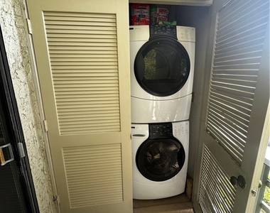 5738 Skyview Way - Photo Thumbnail 28