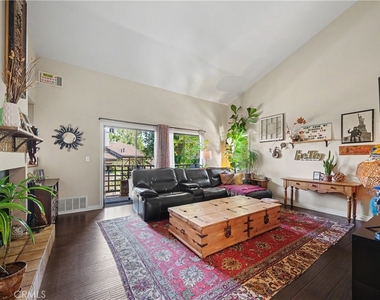 5738 Skyview Way - Photo Thumbnail 7