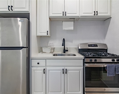 1419 S Curson Avenue - Photo Thumbnail 4